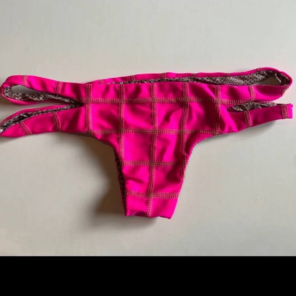 Acacia Swimwear  Stitched Baldwin bottoms in color “Guava Pop”. Size Large